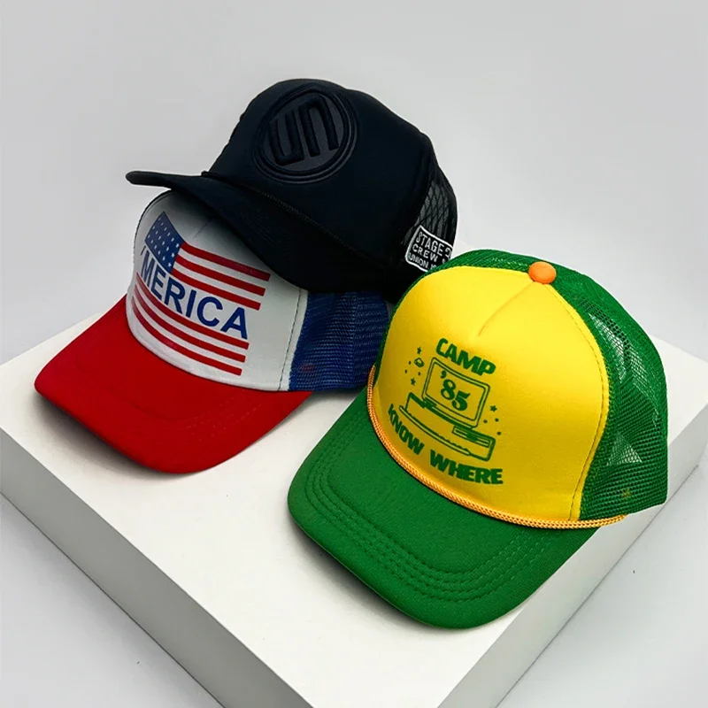 Neue Unisex Hip Hop Gedruckt Brief Baseball Hüte Farbe Block Atmungsaktive Mesh Sonnenschirm Straße Trucker Caps Vielseitige Mode Nische