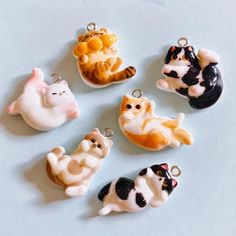 10개 귀여운 고양이 레진 참 장식품 DIY 목걸이 팔찌 귀걸이 열쇠고리용 액세서리 펜던트