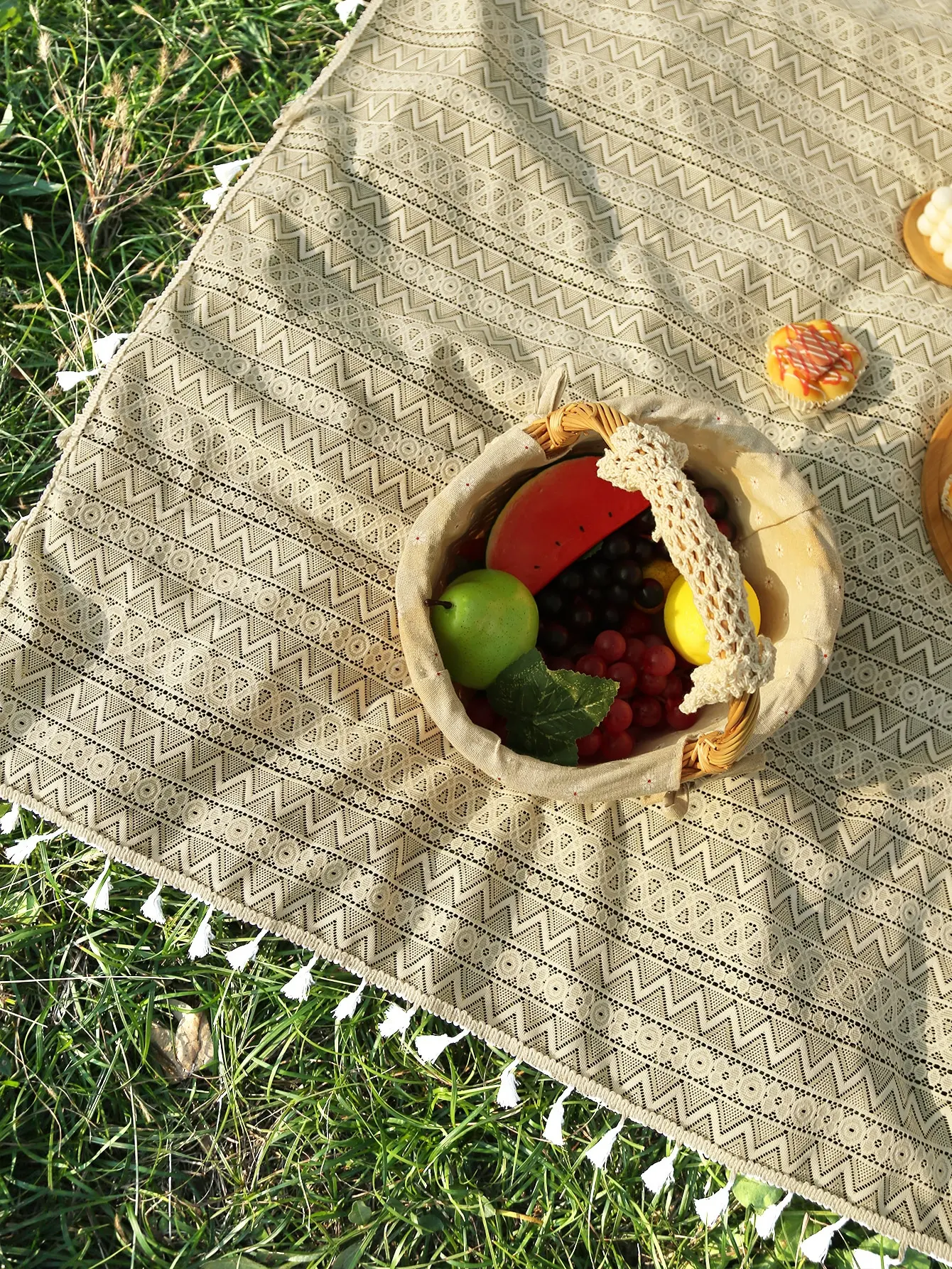 Table Cloth Rectangular Tablecloth Vintage Tablecloth Lace Rectangle Tablecloth Stain Resistance Water Repellent and Wrinkle-Free picnic blankets