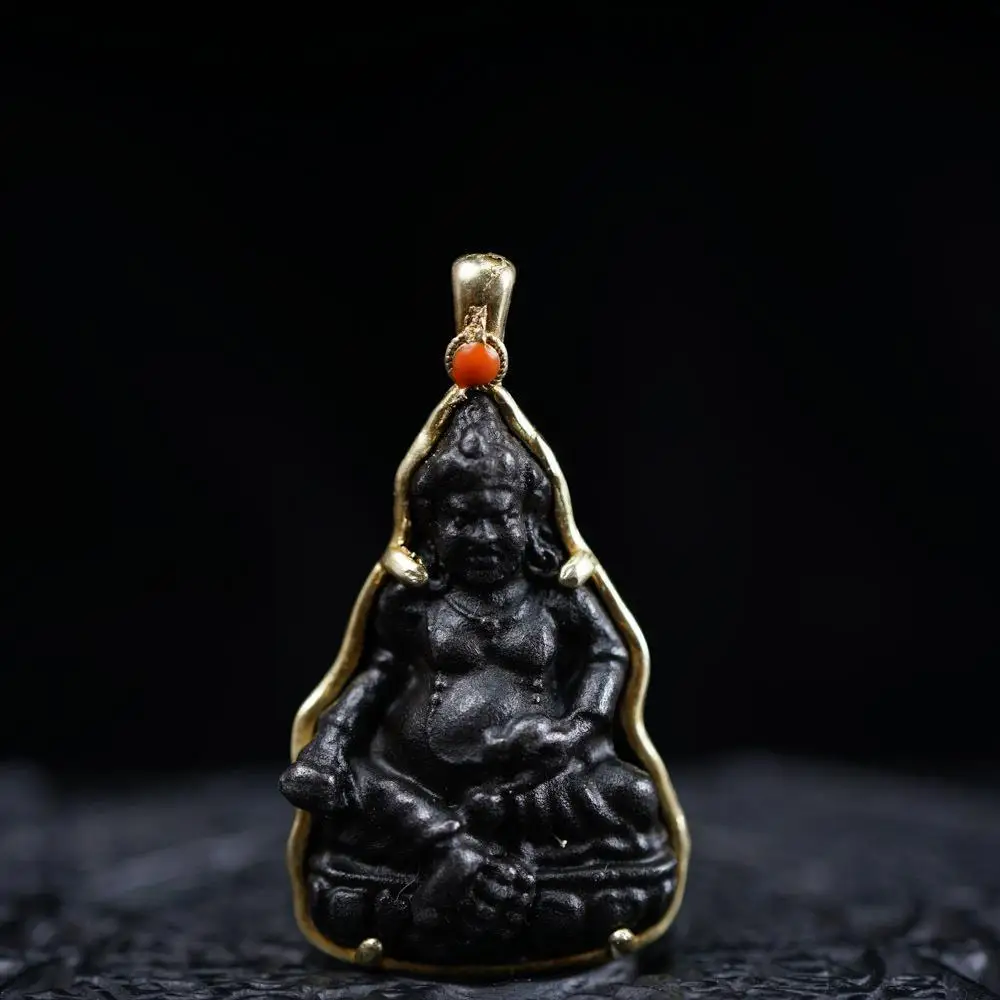 

Tibetan Celestial Iron Toe Armor Wrapped with Copper Edge, Yellow God of Wealth Pendant Pendant for Men and Women with Xizang Ch