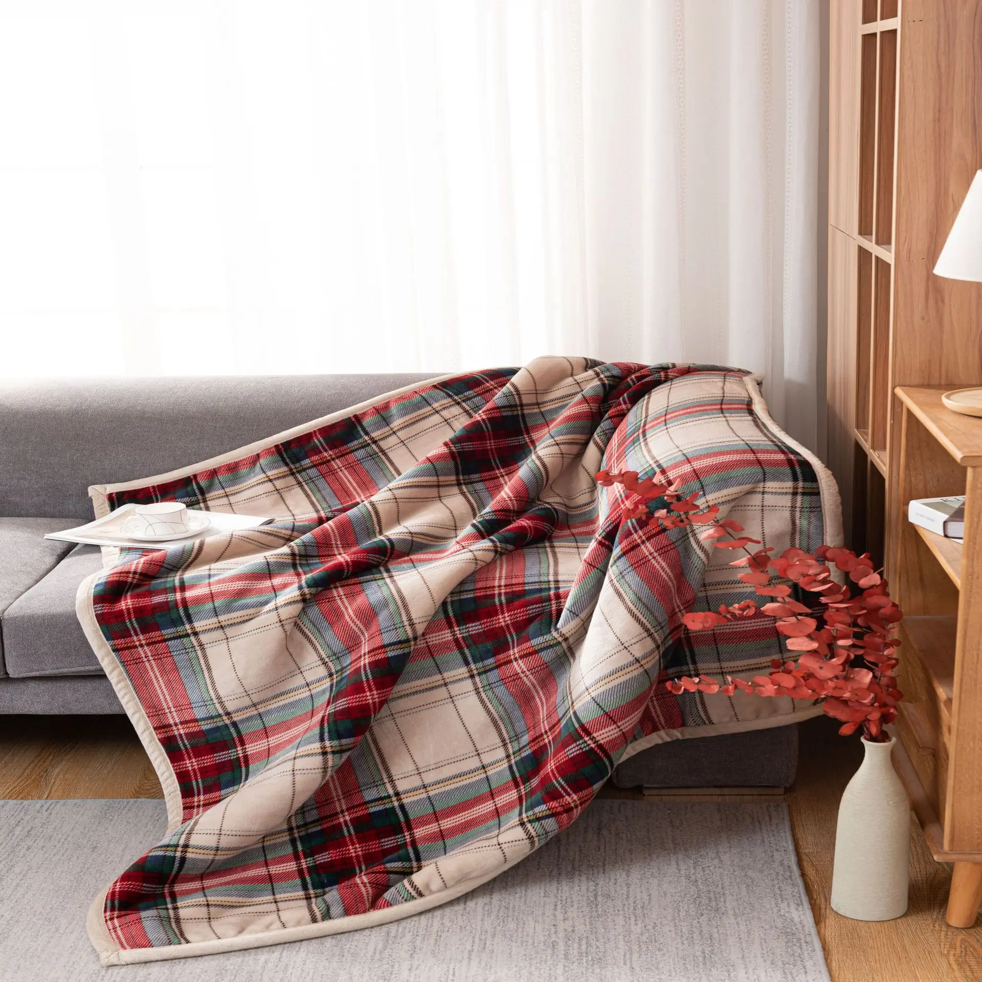 

Two Layers Flannel Blanket for Office Couch Sofa Thickened Berber Fleece Throw Blanket Soft Warm Plaid Nap Blanket for Students
