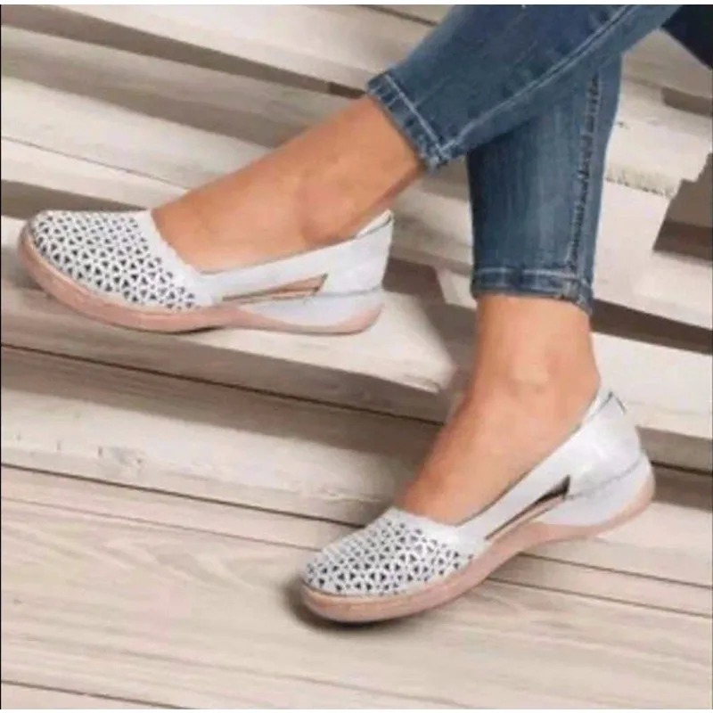 Women’s Handmade Leather Sandals – 2024 Summer Breathable Flats, Retro Style with Customized Support Beach Footwear Sandals