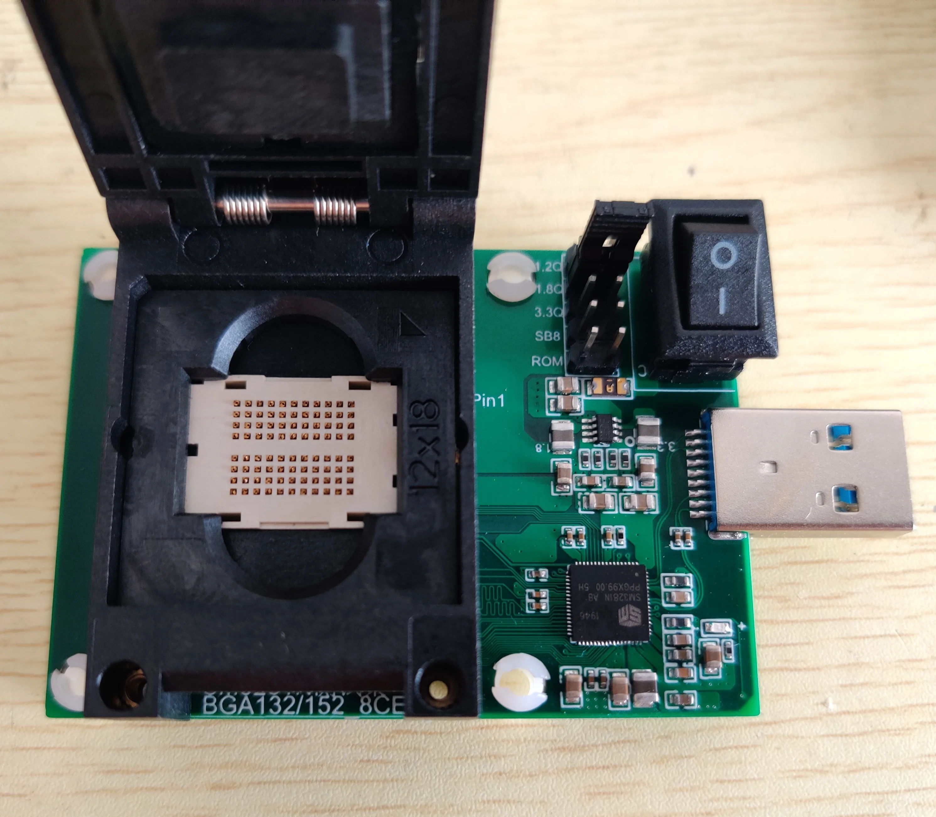 

SM3281N AB/BB Test Rack Nand Flash Empty Rack Flash Memory BGA132/152 8CE