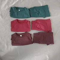 Ensemble de sport 2 pièces pour femme : haut de yoga sans couture et short de sport, tenue de fitness à manches courtes pour la course, étiquette personnalisable 6