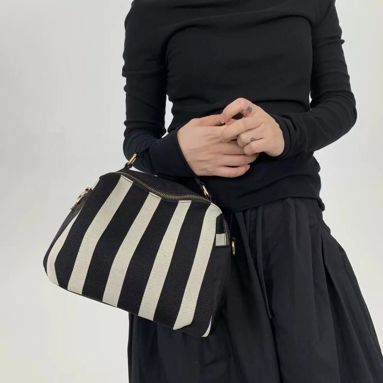 Fashionable Leopard Print Women's Shoulder Bag Simple Casual Crossbody Bag Underarm Bag Soft Nylon Lining Zipper Closure