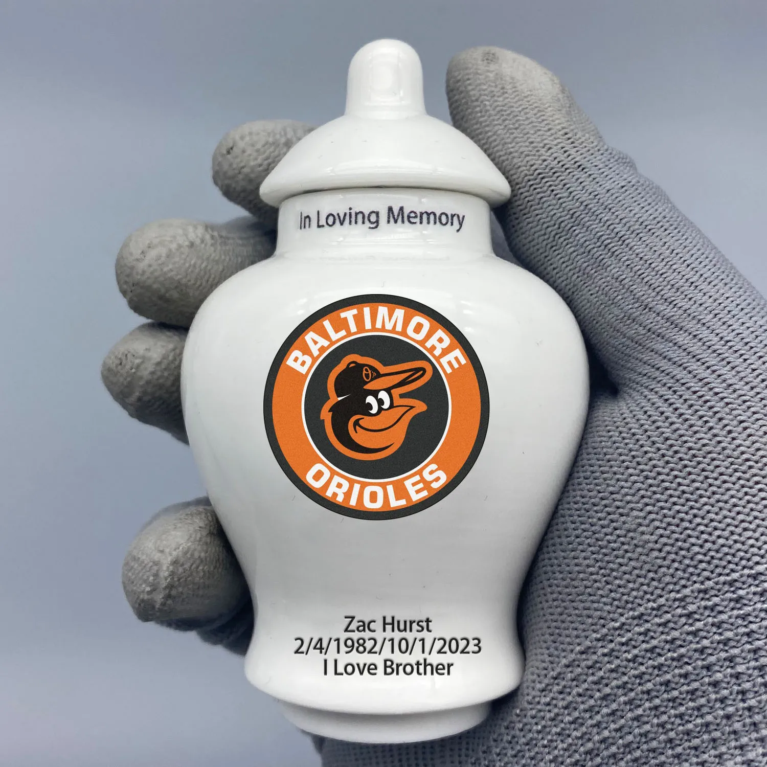 

Mini Urn for Baltimore Orioles-themed Logo Custom Urn.Send me the name/date you want to appear on the urn by Remarks Message.