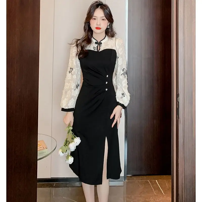 

2023 Dress Autumn New Style Retro Improved Cheongsam Embroidery Color Matching Temperament Thin Medium Long Bag Hip