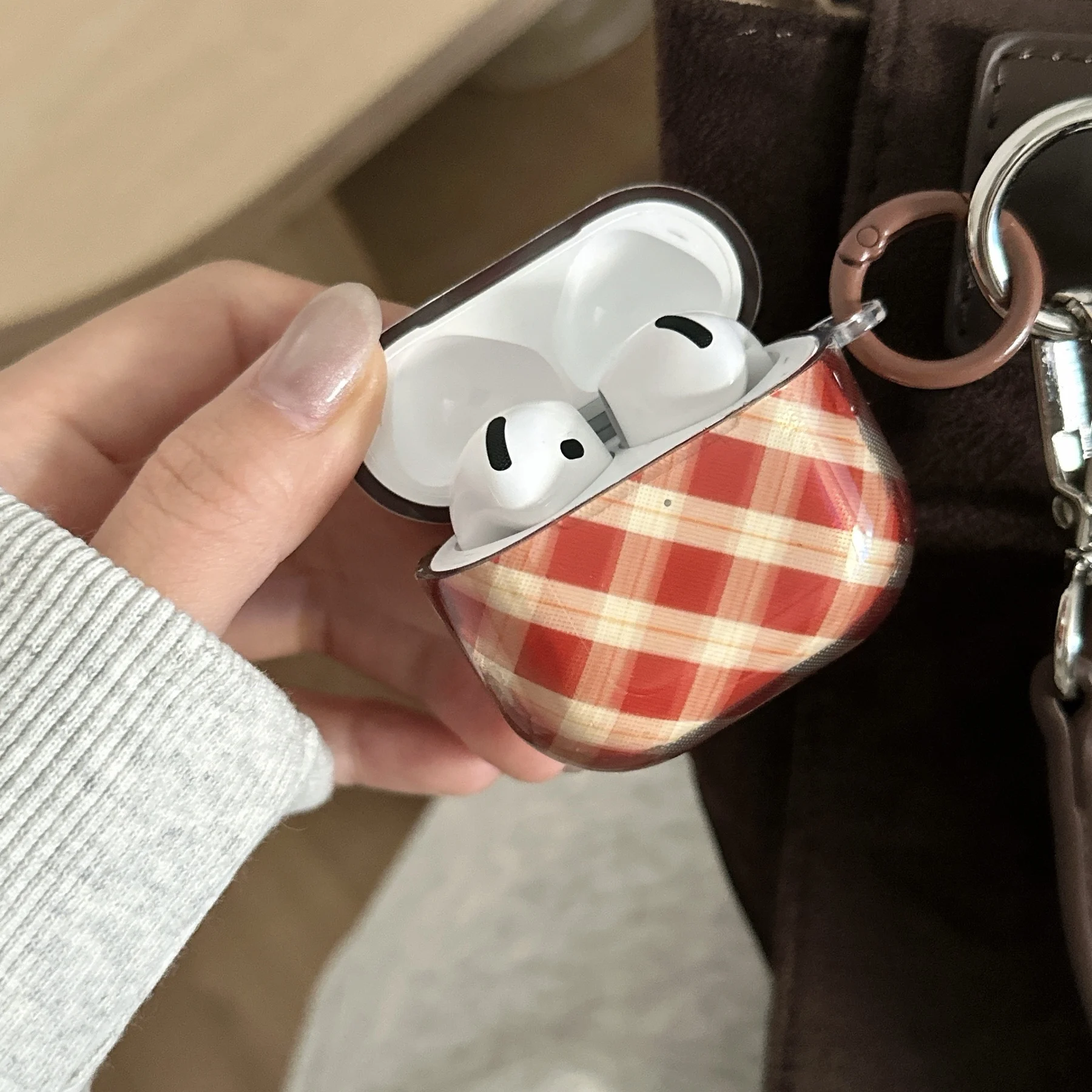 Retro Red Argyle Diamond-Pattern Transparent Protective Earphone Case