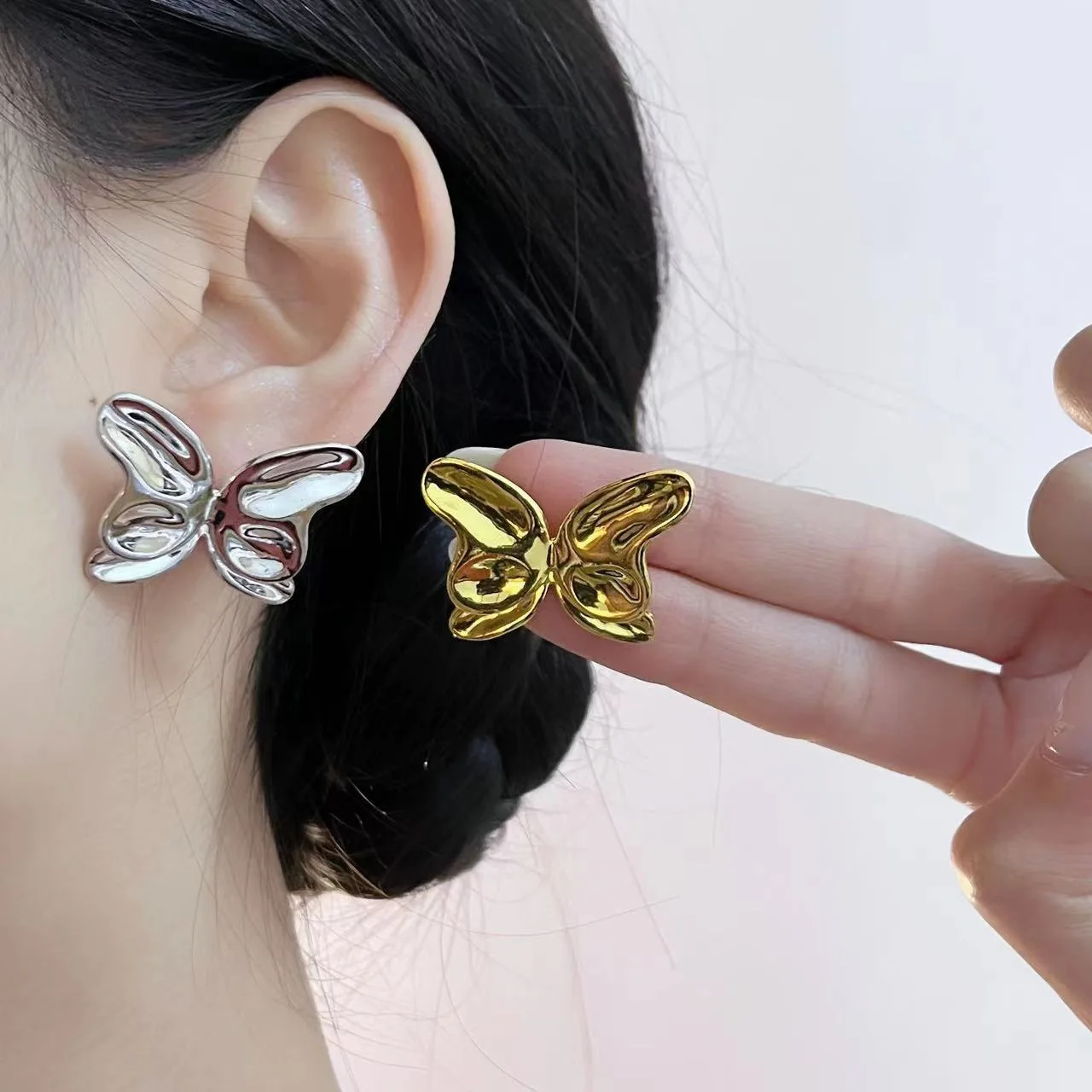 

New Vintage Metal Butterfly Earrings for Women Temperament Gold/Silver Color Earrings Sweet Fashion Jewelry Gift