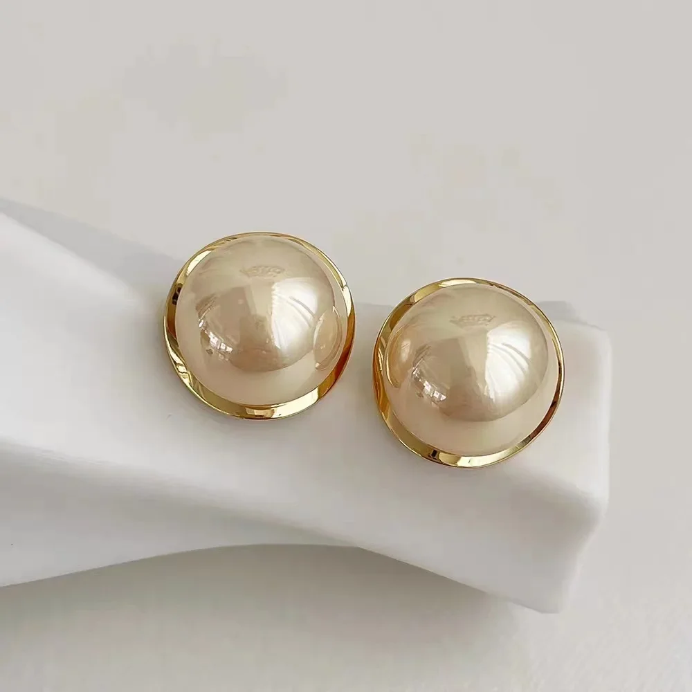 

Korean Version Cold Style Geometric Metal Pearl Earrings for Women Personality Niche Luxury Stud Earrings Accessories Jewelry