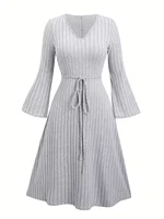 Elegant flared sleeve ribbed V-neck dress for plus-size women in European and American fashion - Image 2