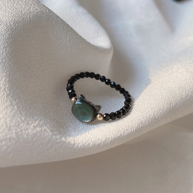 Anelli, perline, gatti stile moda 2025 per uomo e donna_voghion.com