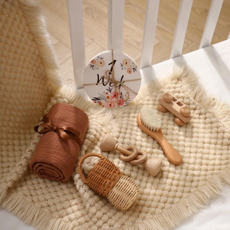 Wooden Baby Rattle Gift Set – Crochet Animal Toy & Montessori Keepsake Box