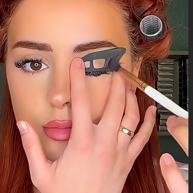 Eye Makeup Assistant with Dual Eyeshadow Brushes