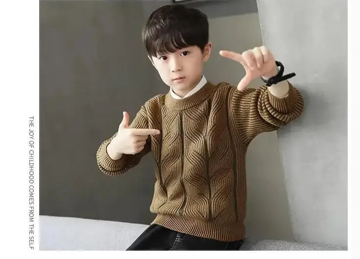 Boy's sweater autumn winter outfit is thickened circular collar cover hea
