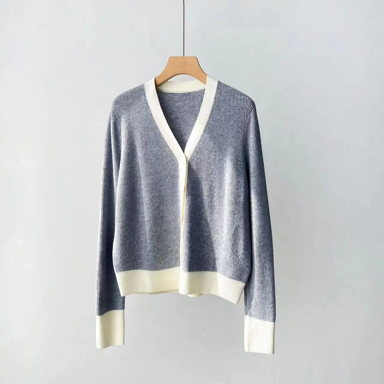 

High Quality Runway Design Color Patchwork Cashmere Sweater Women 2022 Summer Knitted Femme Cardigan Long Sleeves Sweater