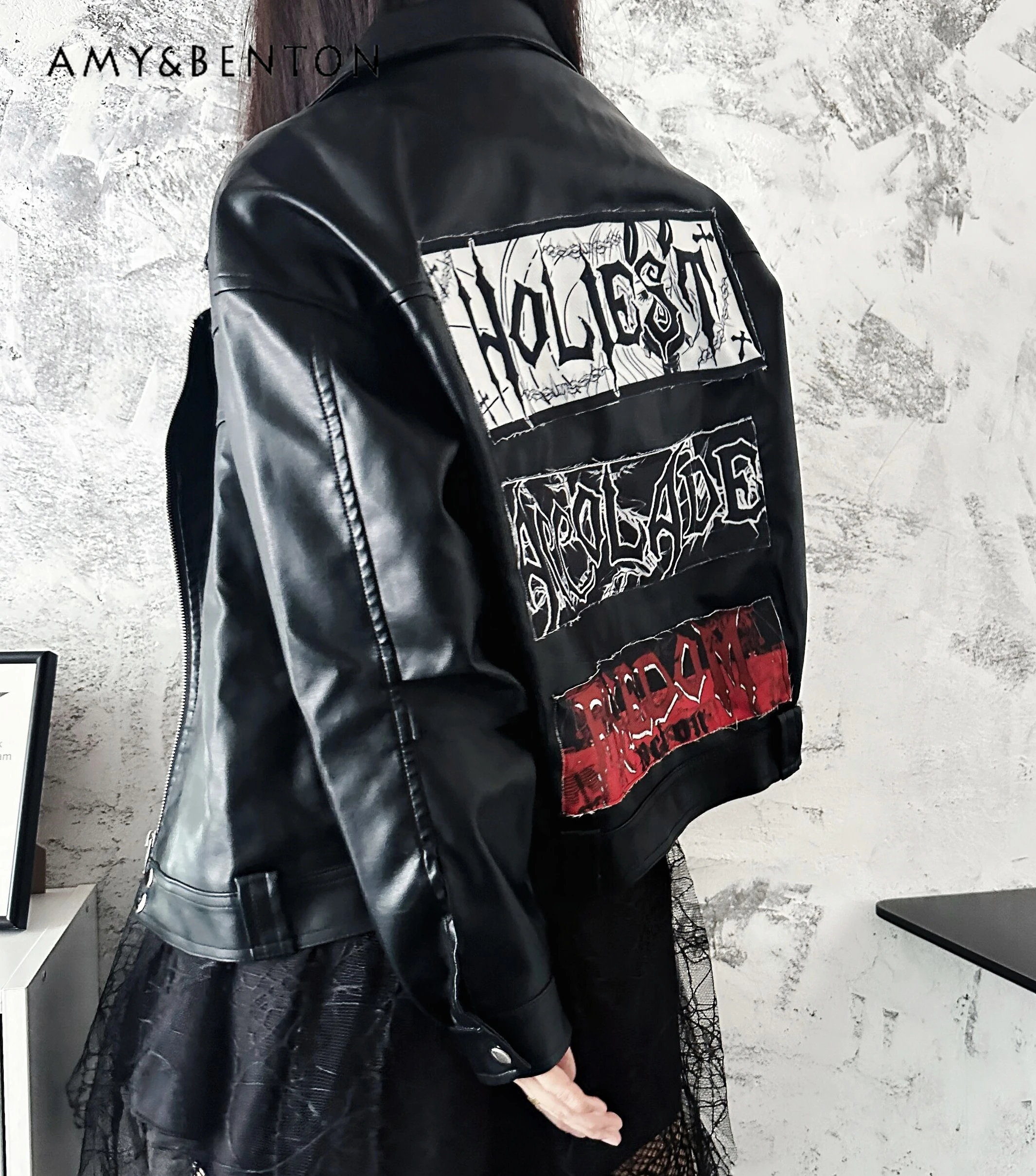 

Autumn Winter New Locomotive Style Cartoon Patch PU Leather Jacket Punk Rock Fashion Polo Collar Black Short Jackets for Women