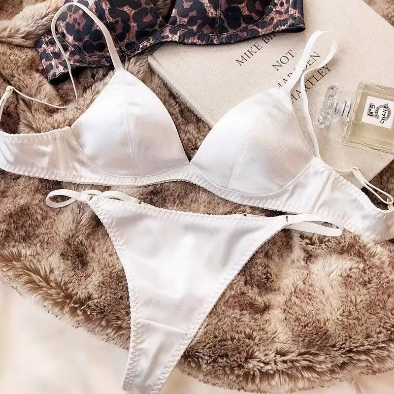 Ensemble de soutien-gorge Triangle Sexy de Style français pour petits bustes push-up, sans armatures, soutien-gorge léger Anti-affaissement avec finition satinée