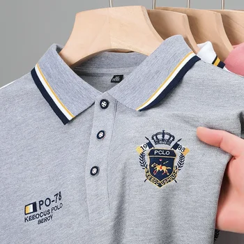 Polo a maniche corte con ricamo Casual da uomo nuova moda tinta unita Top