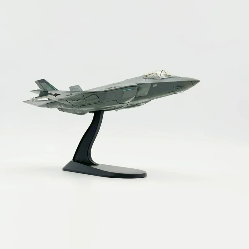 ※ビッグ•クロー　1/48 F-35A.B.C 3機セット&マスキング 61MJZwYiJ+L._UF350,350_QL80_.jpg