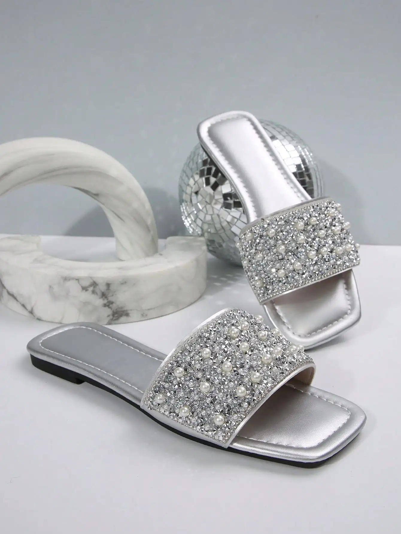 Silver Square Toe Flat Sandals With Crystal And Pearl Detail_voghion.com