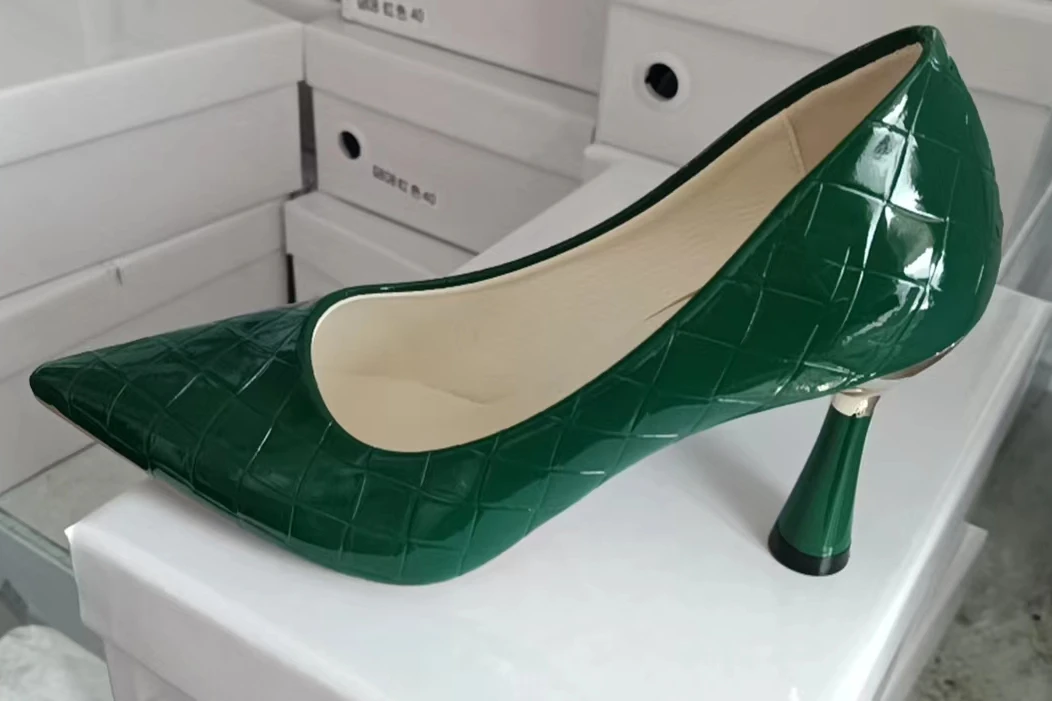 Plaid Classic Casual High Heels New Pattern Embossed Fashion Oversize Shoes In Autumn and Winter 2022 Pumps Women Shoes - Image 2