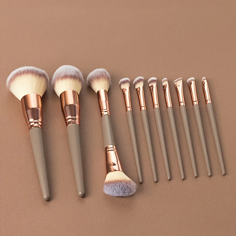 Set 15 pennelli trucco multicolore kit professionale per viso_voghion.com