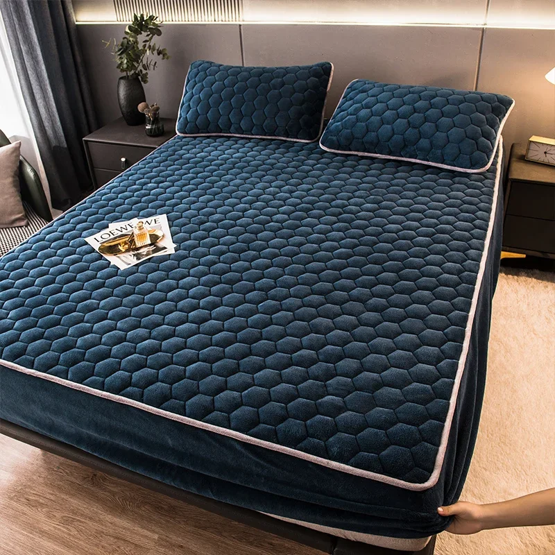Thickened Warm Fitted Bed Sheet - Great Gift main image 0