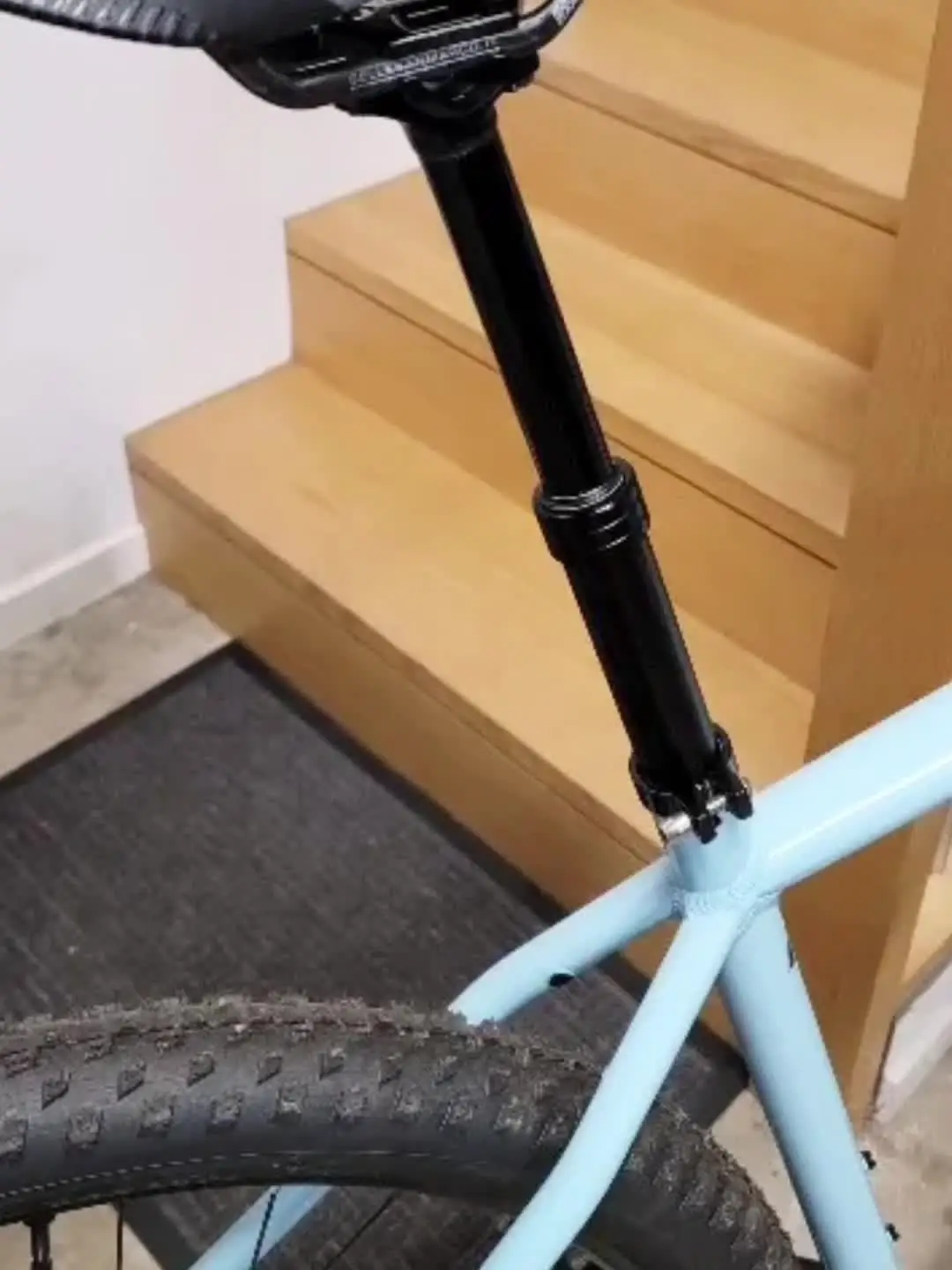 Tranz-x ドロッパー シートポスト 内部ケーブルルーティング 30.9