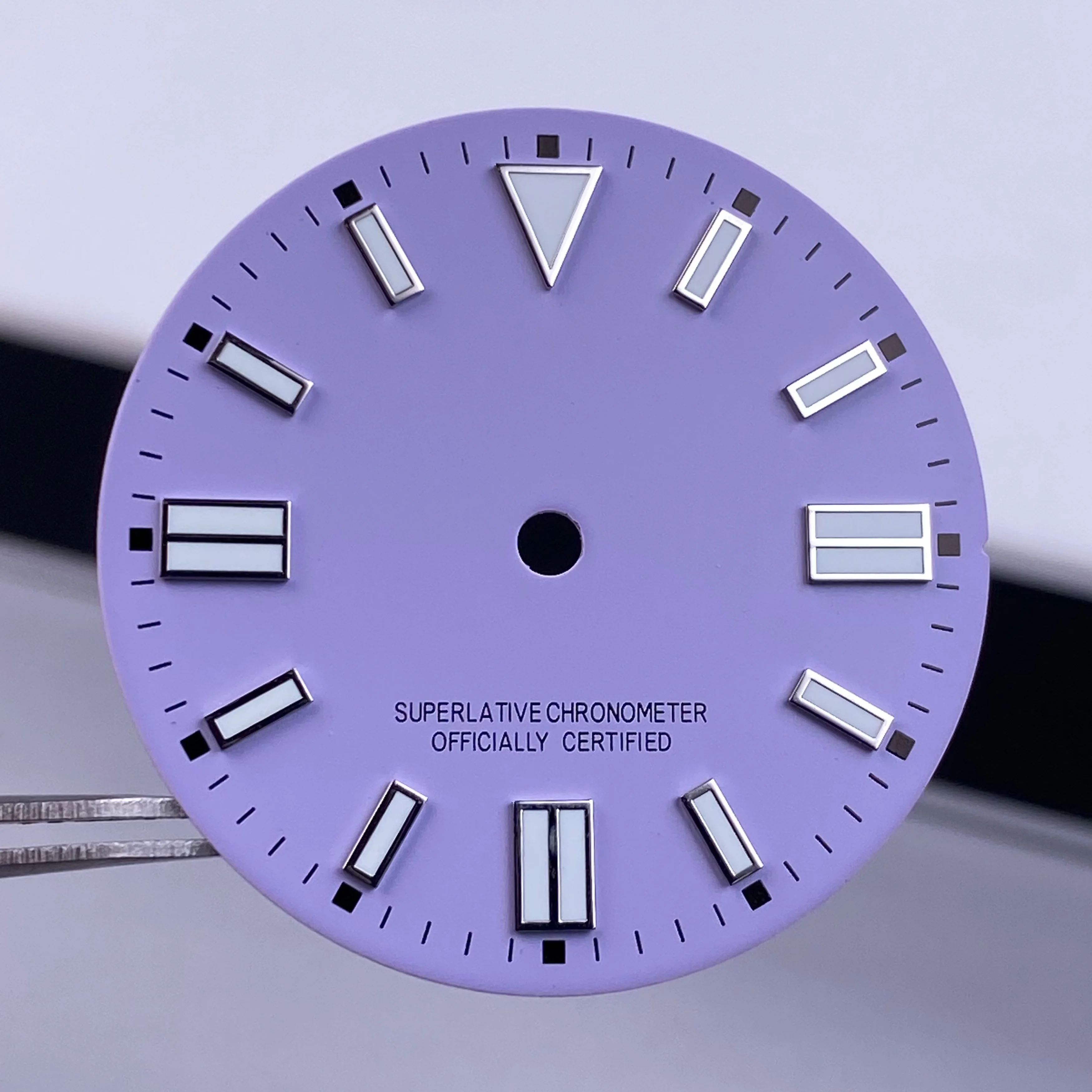 Elegant 36mm/39mm Sapphire Glass Stainless Steel Watch Case with Green Luminous Dial Compatibility