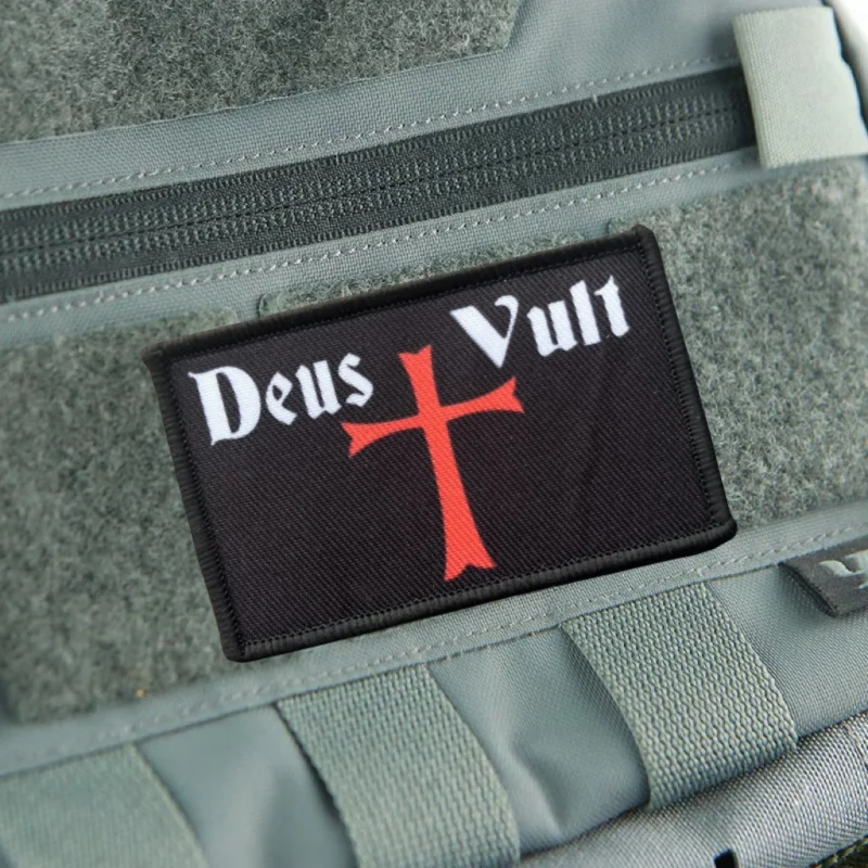 Tactische schildvormige Deus Vult Kruis Patches Applicaties, Zwart en