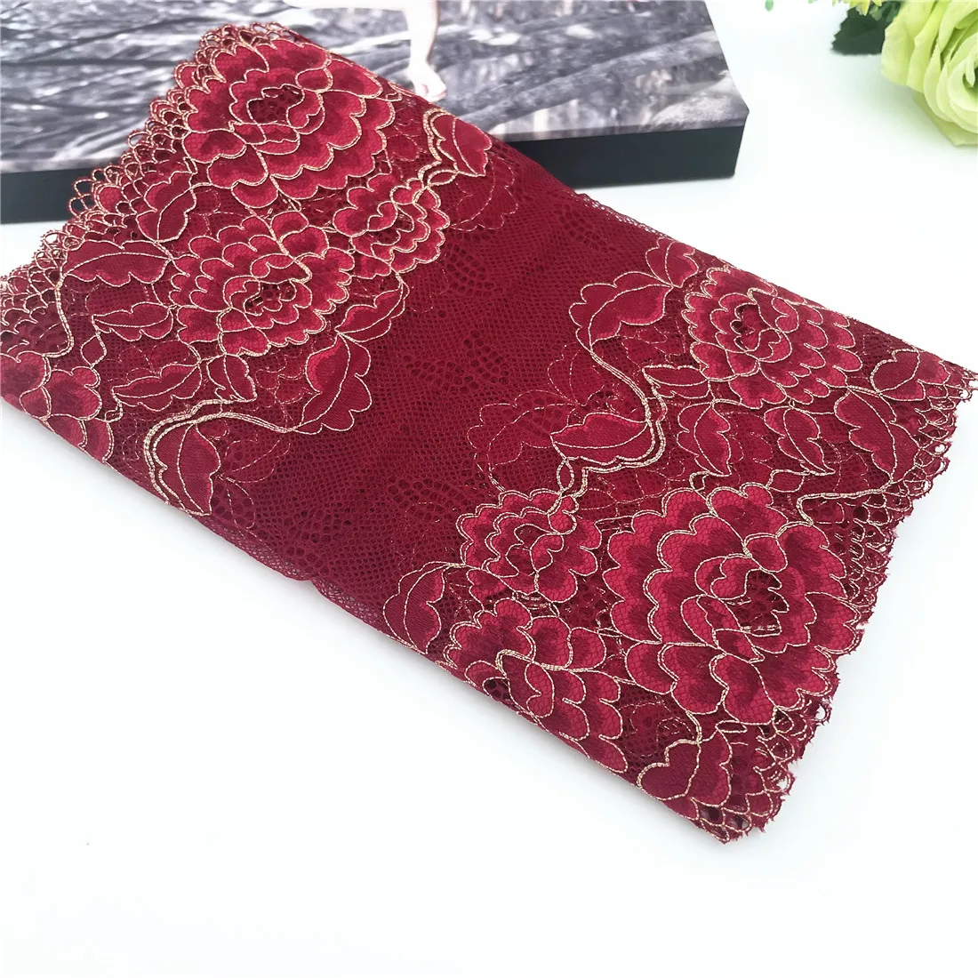 3y/lot Width 23cm Red With Golden Elastic Stretch Lace Trim 3