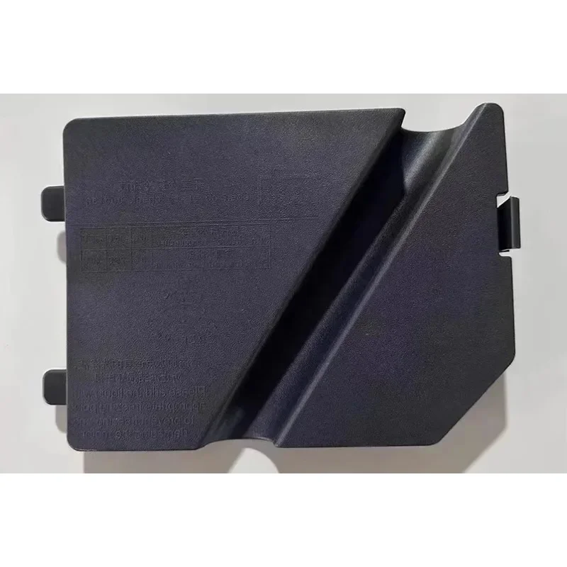 블랙 플라스틱 유리 스프레이 물통 세척용 냄비 상단 커버 플레이트 장 보호 캡 패널 지리 쿨레이용 자동차 부품