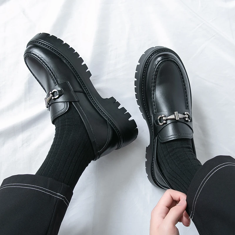 أحذية رجالية جديدة كاجوال بدون رباط ذات نعل سميك لزيادة الطول، أحذية جلدية أنيقة للأعمال، أحذية رسمية للرجال للارتداء الخارجي