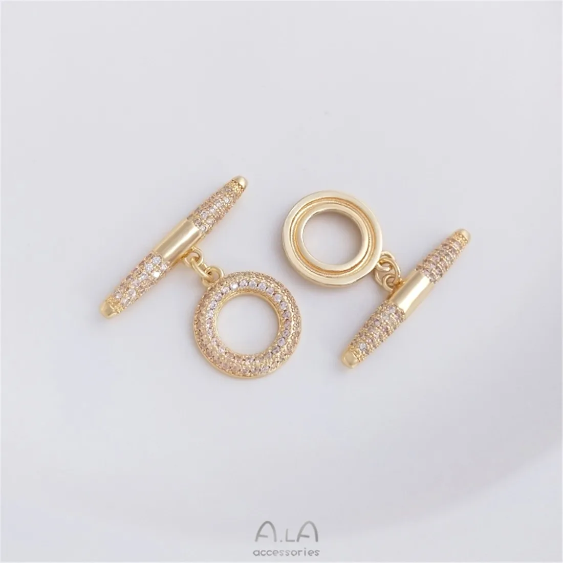 Рисунок 4 - Пряжка 14K из натурального золота с микрокожей