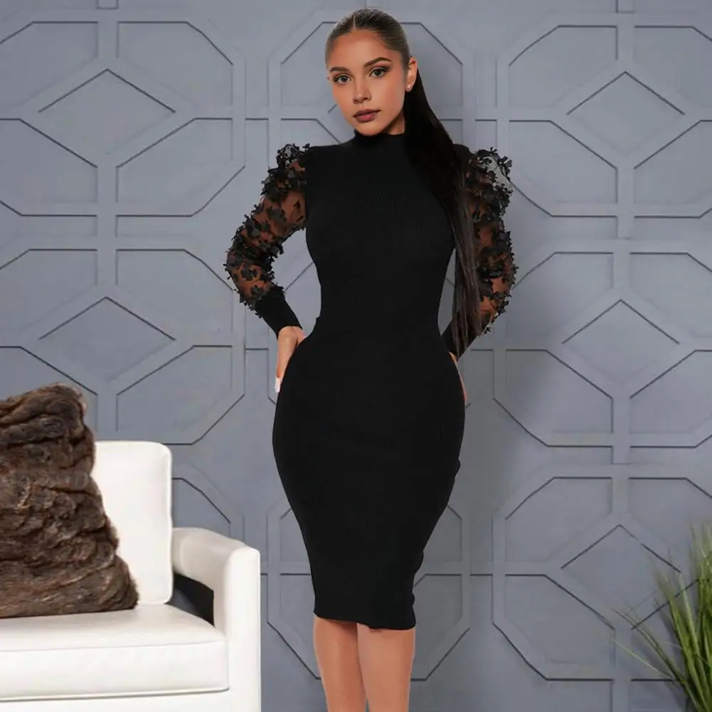 

Женское трикотажное платье-миди с 3d цветами