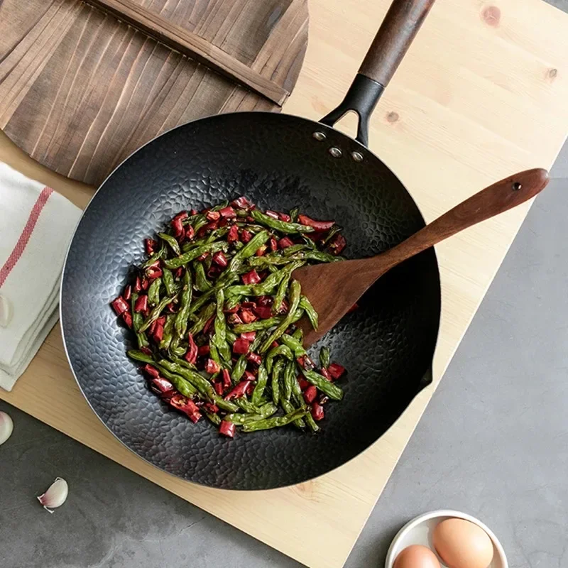 Cast Iron Wok Iron Wok 32cm Iron Wok Traditional Carbon Steel Wok Non-stick Woks Pan with Wood lid Kitchen Cookware for All Stoves