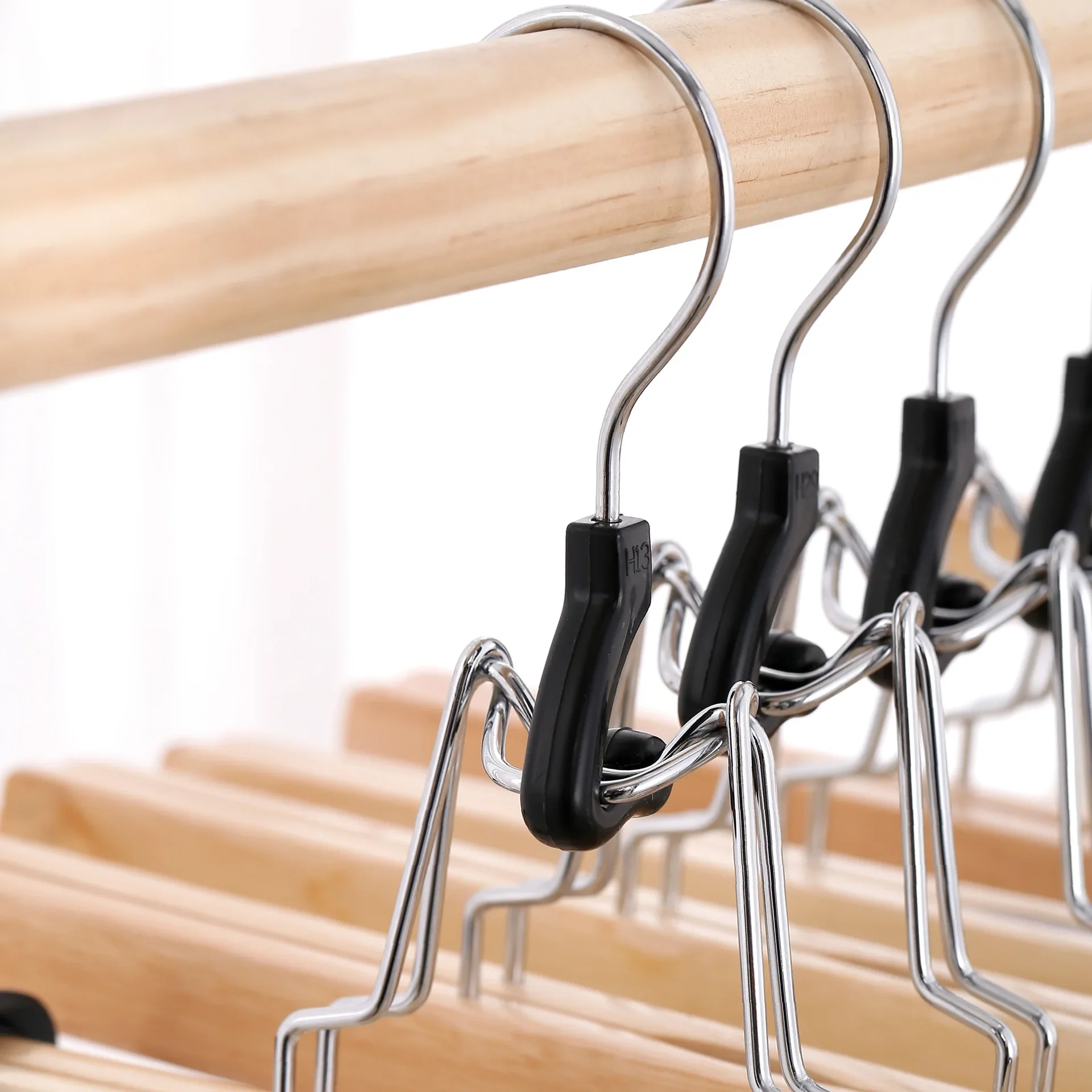 Description Picture 5 of itemWooden Clothes Hangers Tree Bark Clothes Hanger No Trace Trousers Hanger Wooden Hanfu Wholesale
