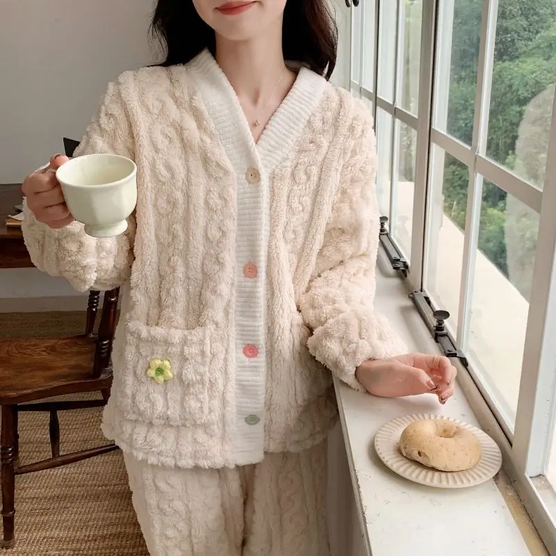 

New Coral Fleece Pajamas for Women in Autumn and Winter with Thickened Fleece for External Wearing Flannel Winter Home Fur Set