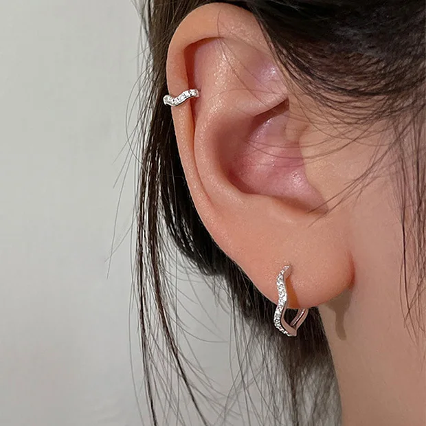 실버 컬러 웨이브 후프 귀걸이 여성 헬릭스 Tragus 로브 피어싱 단순 Huggie 얇은 지르콘 크리스탈 귀 연골 피어싱 쥬얼리