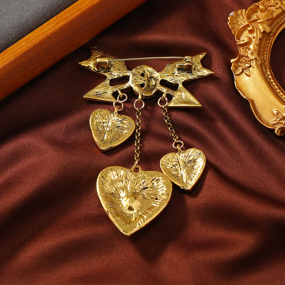 【LES CLEIAS】ハートSピンクパープルレザーブローチ Vintage Signed Lisner Gold Tone and Pink Rhinestone Floral