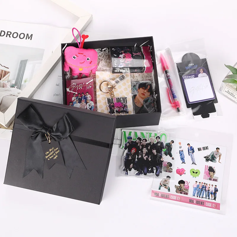 

Kpop Stray Kids Gift Box Set Stray Kids New Album Photocards MANIAC Lomo Card Sticker Lanyard Keychains Fans Gifts