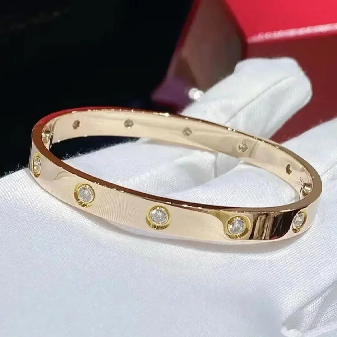 

The Classic European and American Luxury Jewelry Couple Bracelet LOVE BRACELET