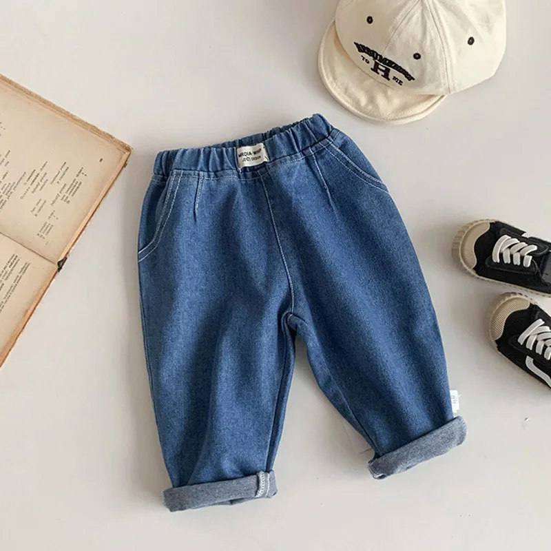 2024 New Denim Blue Versatile Toddler Baby Jeans Solid Trendy Korean Style Spring Children Boys Grils Pants 2