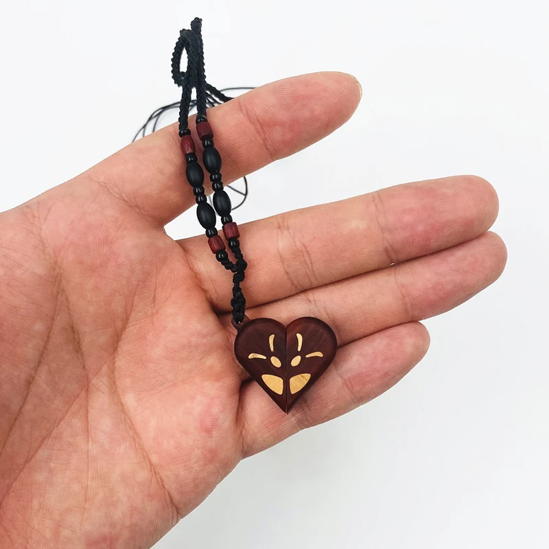 Collier de Cosplay en Bois, Pendentif Médaillon pour Couple Amoureux, Photo Personnalisée, Fait à la Main, Accessoire de Bijoux Unisexe