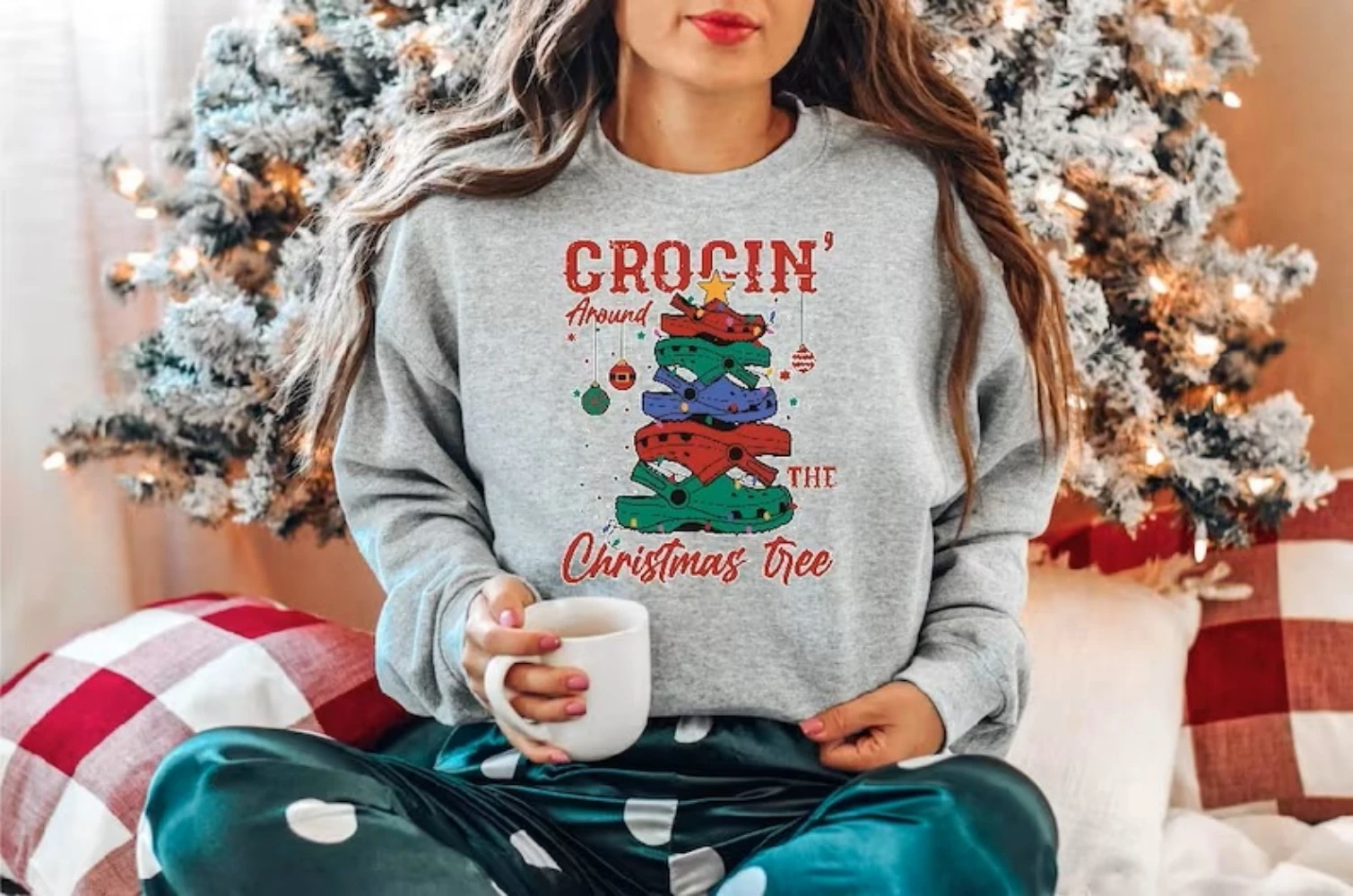 Crocin Around the Christmas Tree Sweatshirt Funny Nurse Christmas Pullover Top Coquette Trendy Crewneck Clothes Women Winter