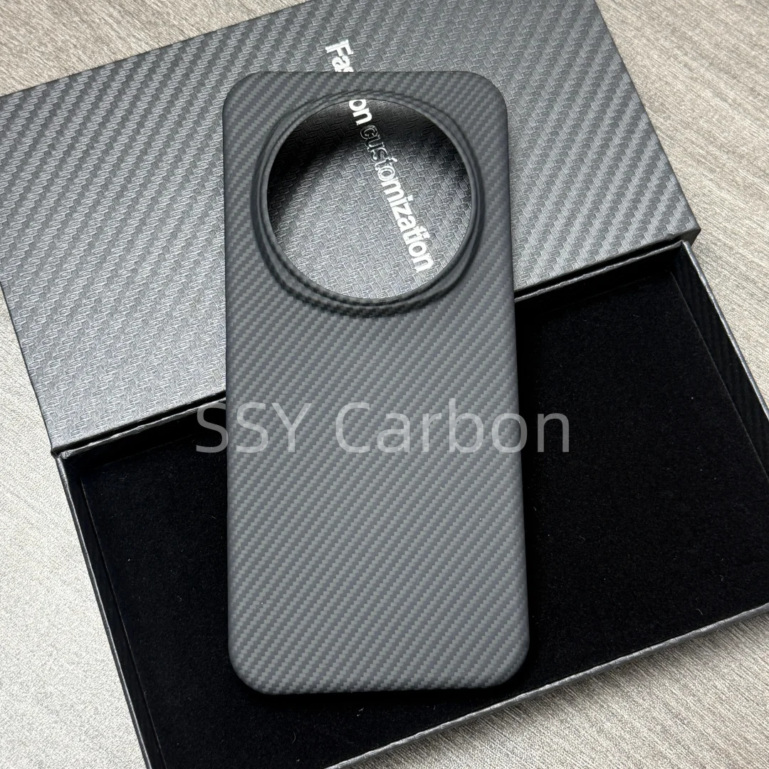 Premium Real Carbon Fiber Slim Design Anti-Fall Magnetic Phone Case