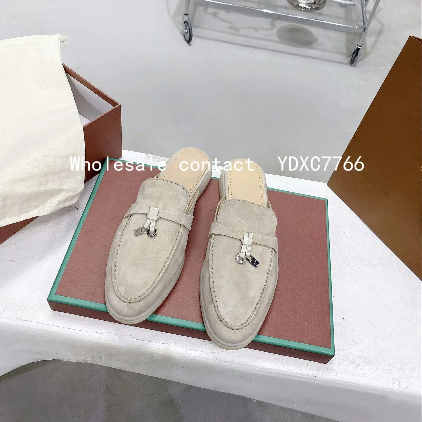 

New style Baotou half slippers women's Leather Suede Flat Muller shoes round head summer walking casual slippers sandals