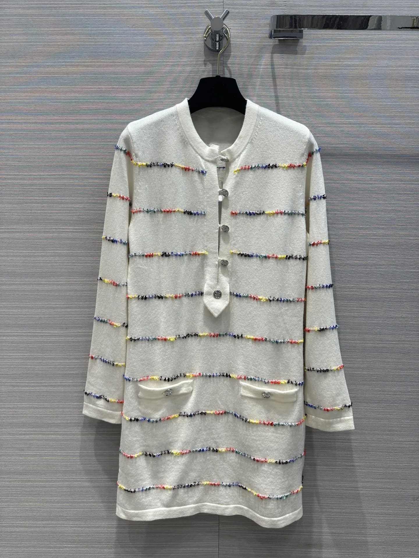 

2023 Women's Clothing Colored yarn embossed striped cashmere dress Autumn Winter New 1.027