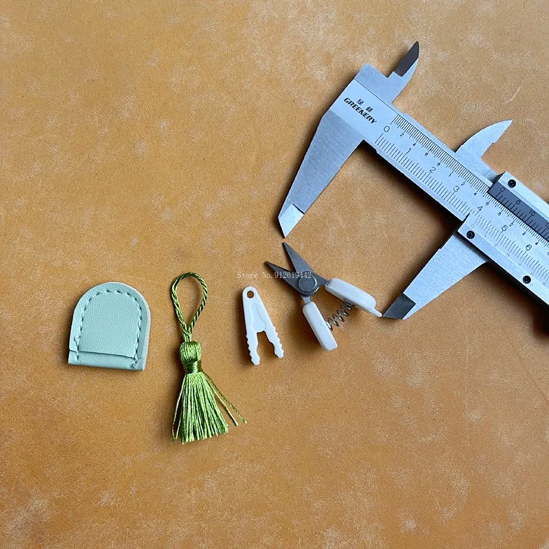 Super Small Cute Handy Leather Products Cutting Thread Tools DIY Leather Goods Embroidery Portable Safety Spring Yarn Scissors